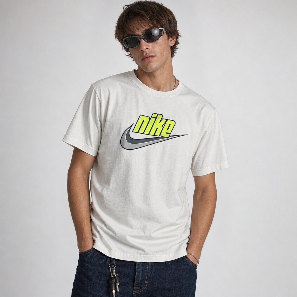 Nike Men's XL White Swoosh Logo Short Sleeve 100% Cotton T-Shirt
